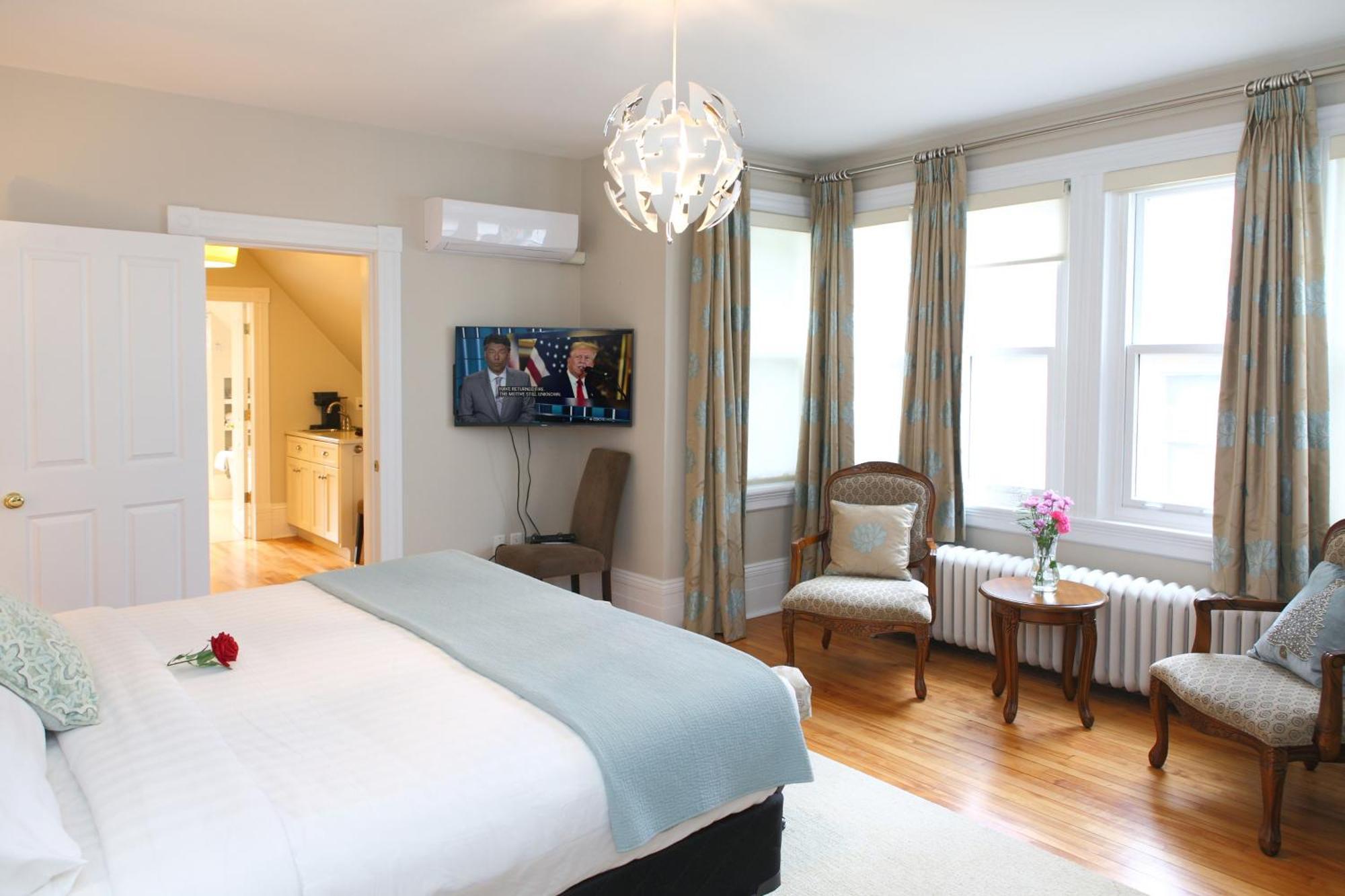No 1 Grafton Inn Σάρλοτ Τάουν Εξωτερικό φωτογραφία